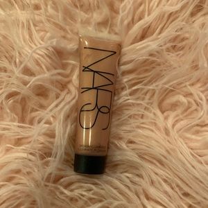 Nars Liquid Illuminator in "orgasm"